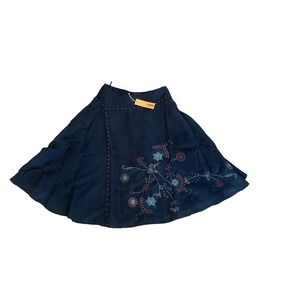 NWT Lucy Collection Faux Suede Skirt Floral Embroidered Western‎  Small